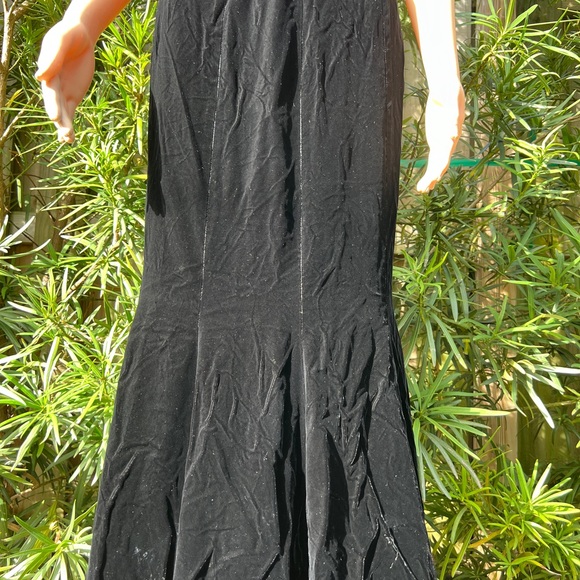 VINTAGE BLACK SILK VELVET MERMAID STYLE SKIRT - Picture 4 of 6